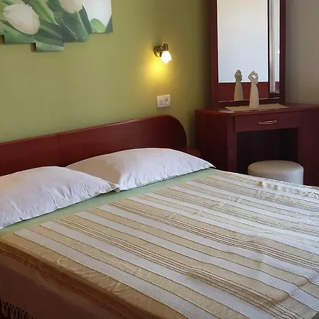 P&z Apartman Rab Town