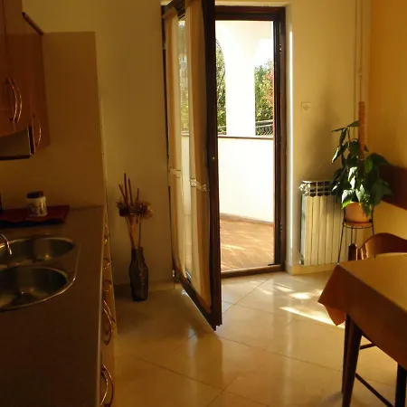 P&z Apartman Rab Town