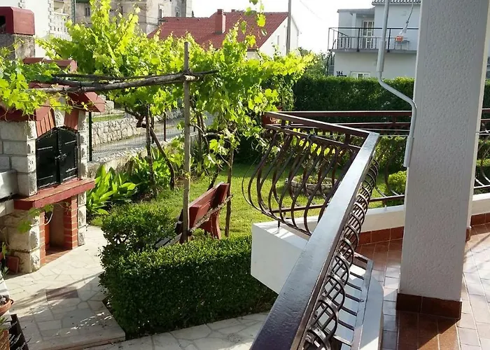 P&z Apartman Rab Town